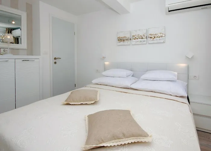 Beautiful In Seget Donji *