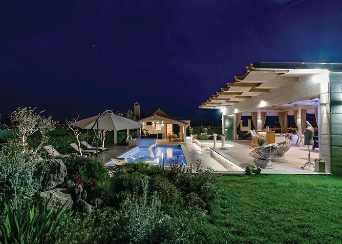 Дом отдыха Beautiful In Seget Donji Трогир