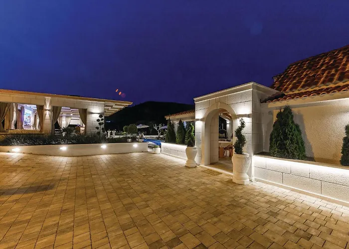 Beautiful In Seget Donji *