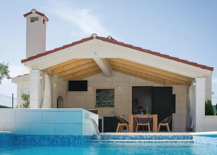 Beautiful In Seget Donji Трогир