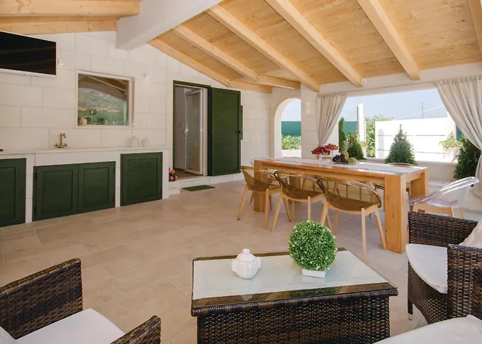 Дом отдыха Beautiful In Seget Donji *