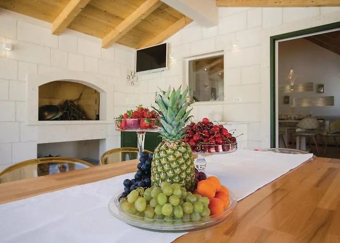 Дом отдыха Beautiful In Seget Donji Трогир